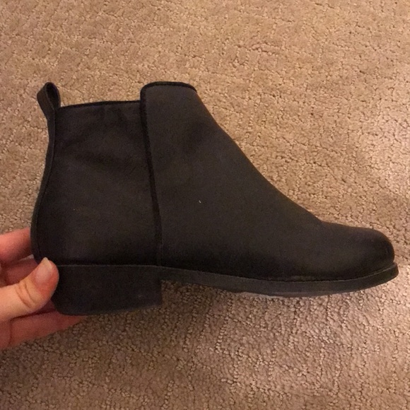 Black boots barely worn - Picture 3 of 4